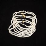 525047 Pearl necklace
